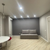 студия Яблоновский ул.Шоссейная 1/9 м/к  28 м  ремонт, мебель 3050000 