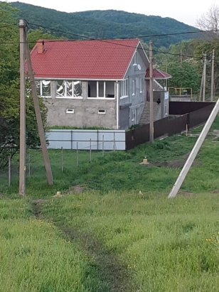  Дом  в горах ст. Азовская 240 м.кв. з/у 15 сот. 9000000 р. торг